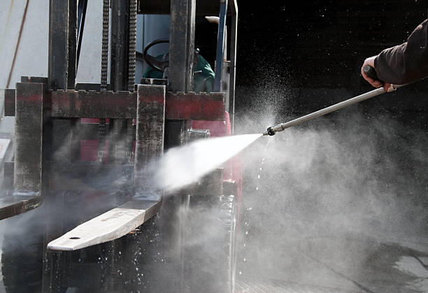 Best Pool Deck Cleaning  in Gman, IL